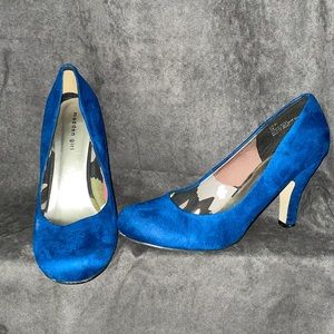 Blue velvet heels